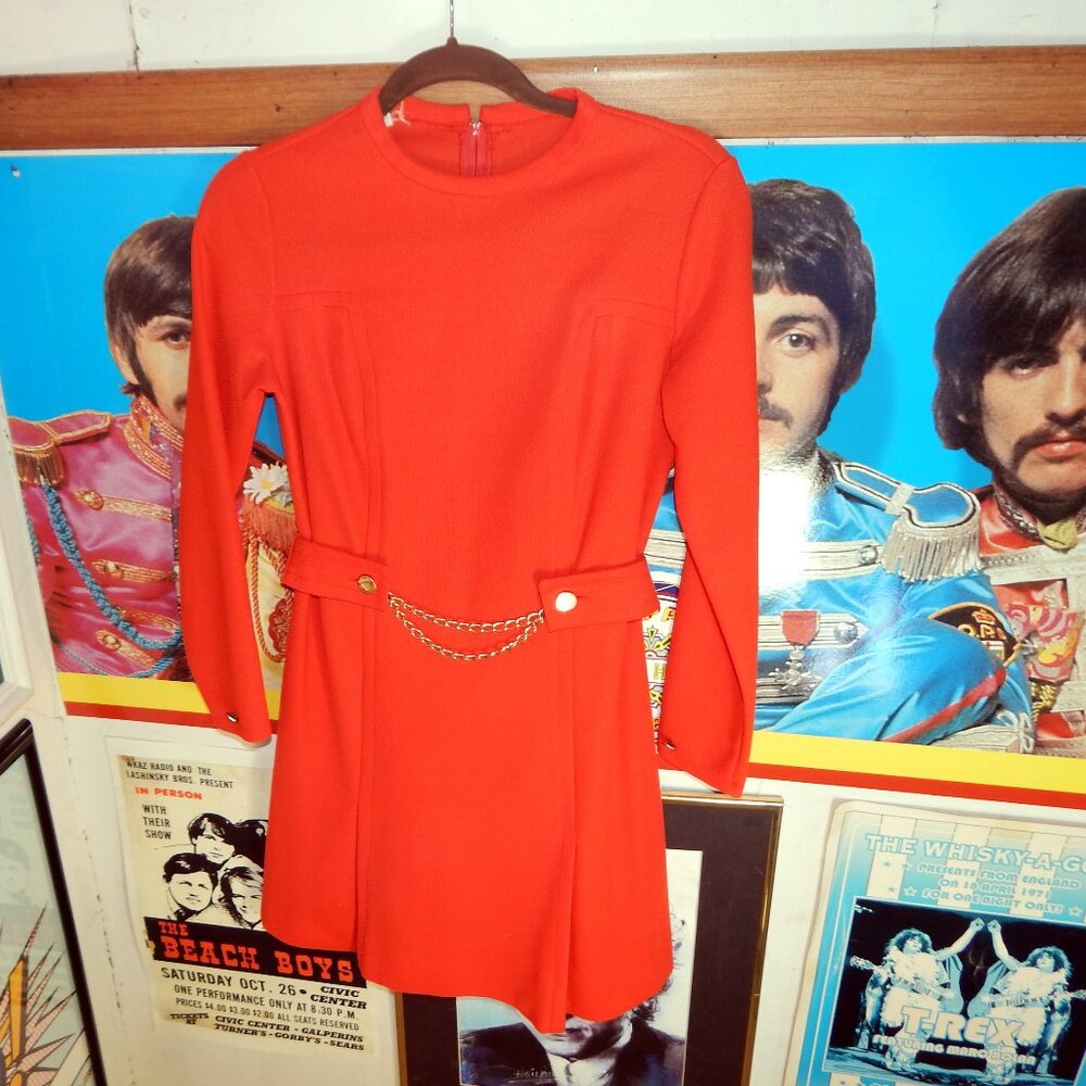 Vintage Stunning Mod Mini Dress Orange with Chain Belt